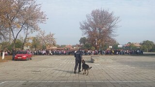 Служители от ОДМВР - Ямбол и ръководството на СУ "П.К.Яворов" - Стралджа проведоха  съвместно учебно занятие за действие в кризисна ситуация 