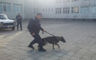 Служители от ОДМВР - Ямбол и ръководството на СУ "П.К.Яворов" - Стралджа проведоха  съвместно учебно занятие за действие в кризисна ситуация 