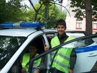 В навечерието на 138-годишнината от създаването на МВР млади доброволци служиха рамо до рамо с полицаите от ОДМВР – Ямбол