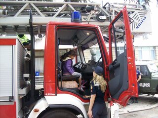 В навечерието на 138-годишнината от създаването на МВР млади доброволци служиха рамо до рамо с полицаите от ОДМВР – Ямбол