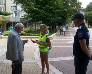 В навечерието на 138-годишнината от създаването на МВР млади доброволци служиха рамо до рамо с полицаите от ОДМВР – Ямбол
