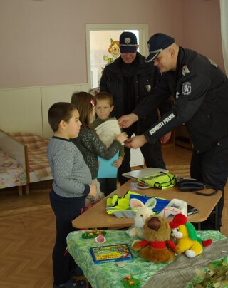 Полицейски инспектори в детските градини