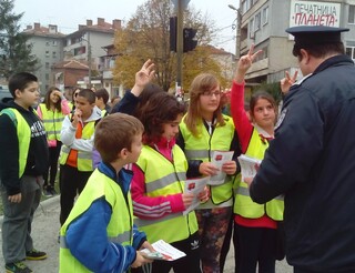Ученици и полицаи в Ямбол с поредна инициатива за безопасност на пешеходците