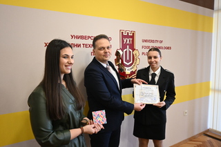 Курсанти от АМВР бяха наградени за заснемане на най-оригинален видеоклип, посветен на отговорното шофиране