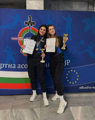 Поредни златни попадения в мишената за курсантите от АМВР