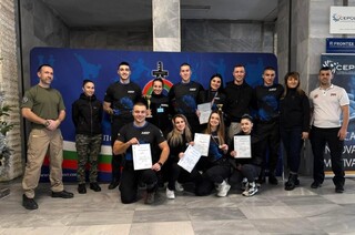 Поредни златни попадения в мишената за курсантите от АМВР