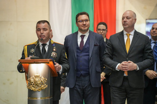 Министър Даниел Митов към служителите на ГДГП: Благодарим за сериозната и вярна служба за опазване на българската, вече Шенгенска и общоевропейска граница ​