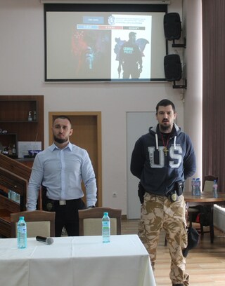 Служители от ОДМВР – Плевен се включиха в образователна инициатива на Община Кнежа „Не дишай смърт“