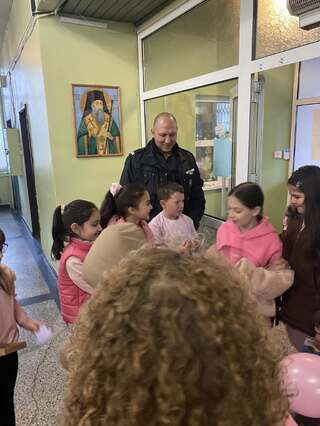 Пловдивски полицаи подкрепиха Деня за борба с тормоза в училище