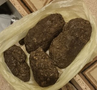 Двама мъже са били задържани в момент на наркосделка в пловдивско село