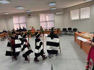 Коледарчета гостуваха на служителите от Шесто РУ в Пловдив