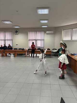 Коледарчета гостуваха на служителите от Шесто РУ в Пловдив
