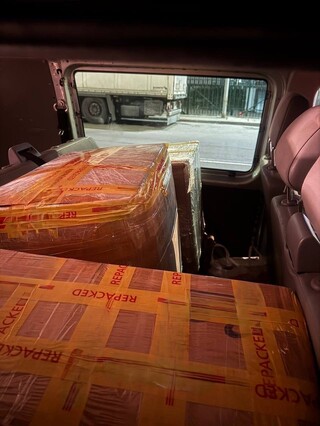 Столични полицаи разбиха канал за продажба на дрехи, носещи неправомерно защитени търговски марки