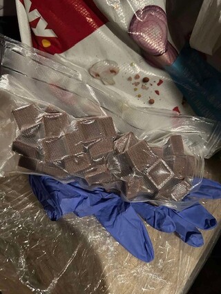 Служители на Четвърто РУ задържаха двама за разпространение на дрога, иззеха над половин килограм наркотик