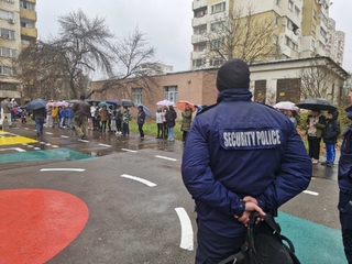 Служители на Седмо РУ проведоха практическо занятие по безопасност на движението
