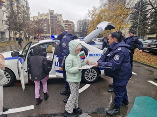 Служители на Седмо РУ проведоха практическо занятие по безопасност на движението