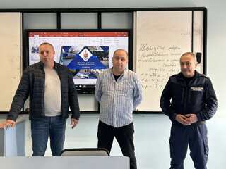 Ученици от Нови пазар и Каспичан ще обучават възрастни как да се предпазят от телефонни измами