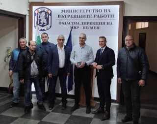 След 25 години в МВР експерт- криминалист от областната дирекция излезе в заслужена почивка