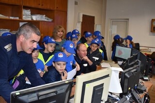 Третокласниците от Детско полицейско управление на ОУ „Св. Патриарх Евтимий“ гостуваха в ОДМВР – В. Търново