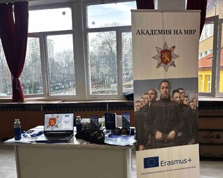 Курсанти от АМВР взеха участие в Университетско изложение 2025