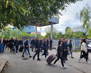 Вълнение и ентусиазъм изпълниха двора на Ректората на АМВР още в ранни зори