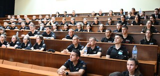 Активното участие на курсантите от АМВР в културни и спортни прояви беше високо оценено от ректора старши комисар доц. д-р Иван Видолов