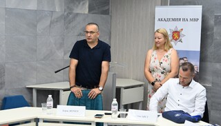С организацията на дейността на Френското министерство на вътрешните работи се запознаха курсанти от АМВР