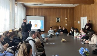 Габрово, Елхово, Казанлък, Златоград и Мадан посетиха наши курсанти в рамките на информационната кампания „Обучение в АМВР“.