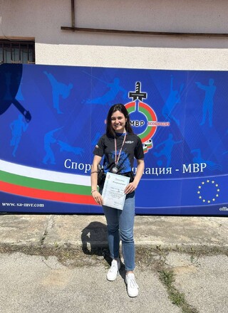 Второ място завоюва курсант Габриела Георгиева в индивидуалната надпревара на Републиканския турнир по стрелба с пистолет за служители на МВР