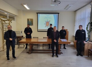 Курсанти от Академията на МВР посетиха СУ „Ген. Владимир Стойчев“