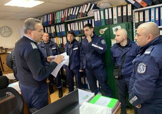 10 служители от териториални структури на МВР в страната завършиха курс за професионална специализация „Младши полицейски инспектор (КОС)“