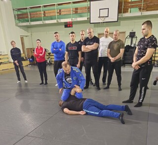 Занятие „Освобождаване от захвати, обхвати  и душене“ се проведе в ЦСПП – Варна