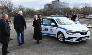 Предприето е необходимото за обновяване и модернизиране на материалната база и логистичната инфраструктура на АМВР, заяви министър Калин Стоянов на среща с курсантите на висшето учебно заведение