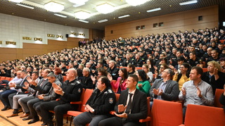 С коледно настроение ни зареди празничният концерт на Представителния духов оркестър на Академията на МВР