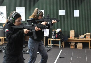 С пистолети, картечни пистолети и бързомерци на водещи световни производители в оръжейната индустрия се сдоби Академията на МВР