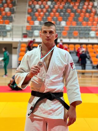 Силно представяне на държавното първенство по джудо за мъже записаха курсанти от Академията на МВР