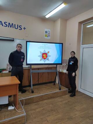 СУ „Братя Петър и Иван Каназиреви“ в Разлог е поредното училище, част от кампанията „Обучение в АМВР“.