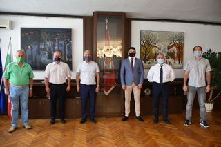 Честит професионален празник, уважаеми колеги!