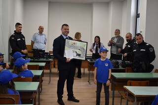 Ученици от Детско полицейско управление във В. Търново гостуваха на служителите от полицейското управление в областния град
