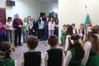Малки лазарки гостуваха днес на видинските полицаи