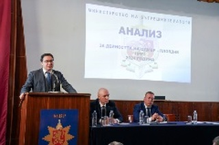 Всеки съвестен служител ще срещне подкрепата ни, заявиха министър Митов и главен комисар Рашков на отчета на ОДМВР-Пловдив