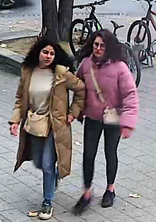Полицията издирва две жени, заподозрени за кражба в търговски център в Пловдив