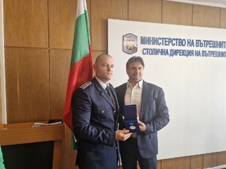 Директорът на СДВР връчи почетни медали „България в Шенген“