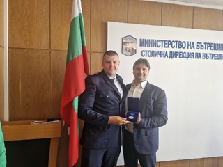 Директорът на СДВР връчи почетни медали „България в Шенген“
