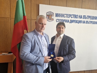 Директорът на СДВР връчи почетни медали „България в Шенген“