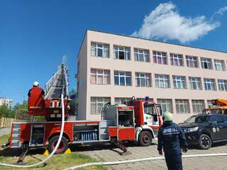 Пожаро-тактическо учение се проведе в НУ „Проф. Петър Нойков“ в Ямбол