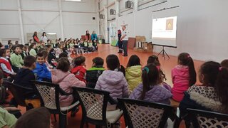 Първокласници от Елин Пелин преминаха обучение за действия при възникване на извънредни ситуации