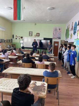 Беседа  за пътна  безопасност  и вредата от употреба на наркотични вещества