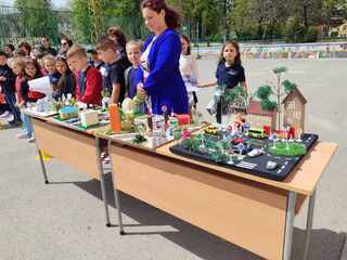 Пътни полицаи изнесоха открит урок по безопасност в шуменско училище