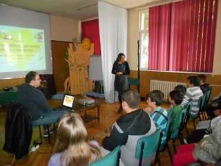 Куклен спектакъл и презентации за 112 в София, Благоевград, Перник и Кюстендил